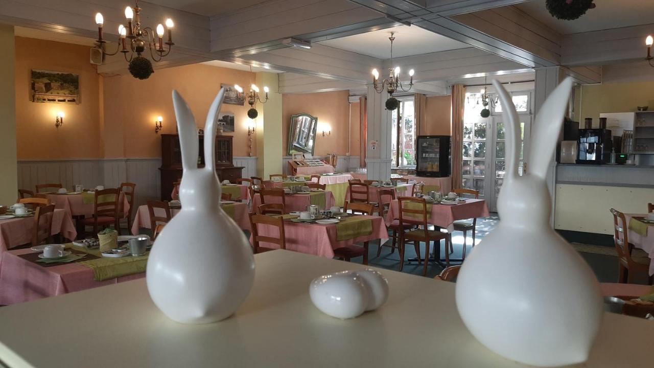 Hôtel Restaurant Aux Deux Roses  Neuf-Brisach Esterno foto