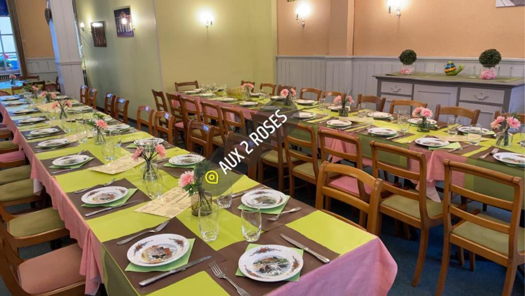 Hôtel Restaurant Aux Deux Roses  Neuf-Brisach Esterno foto